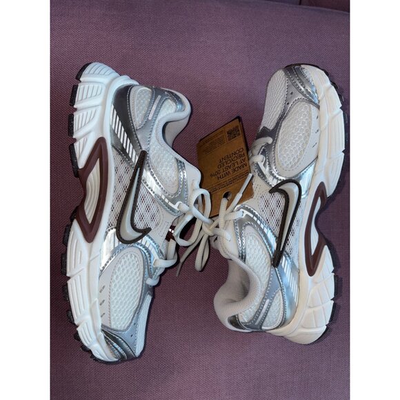 Nike V5 Runner Sneaker in Sail Light Orewood Fauna Brown & Phantom 6.5 New Women - Picture 9 of 17